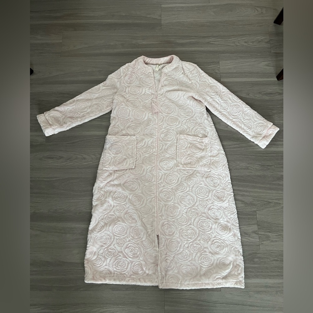 Luxurious Floral Patterned Robe in Light Pink large